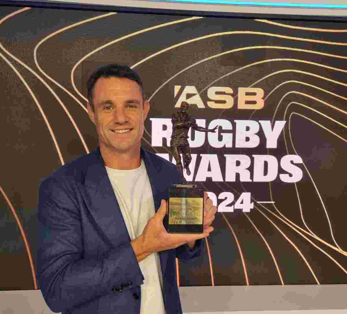 Dan Carter receives NZRPA Kirk Award for contribution to players and the game